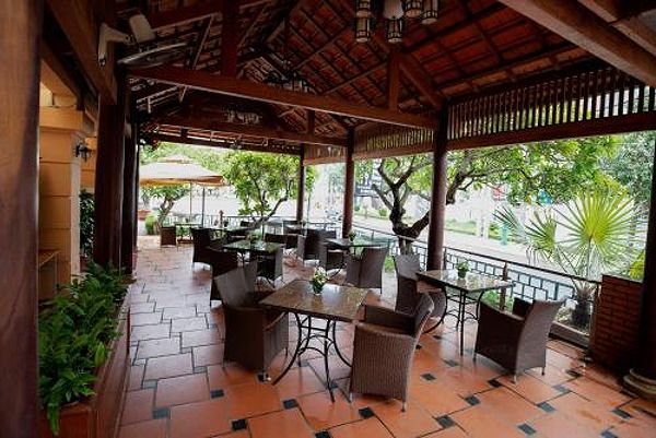 Nhà hàng và quán cafe trong khuôn viên Khách sạn Grand Vũng Tàu
