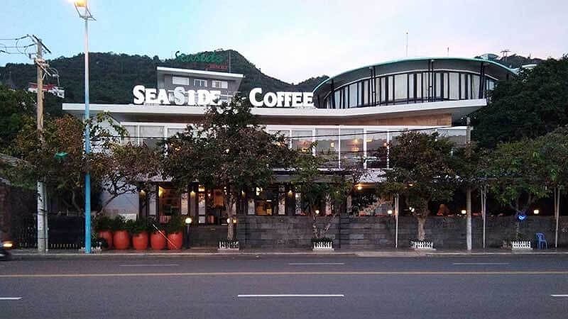 Quán cafe Seaside Cafe với view biển tuyệt đẹp
