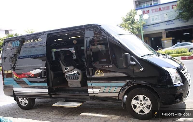 Xe limousine huy hoàng đi vũng tàu